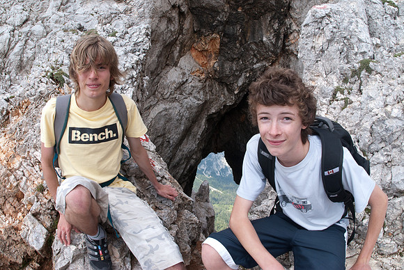 Oliver and Gerry Prednje Prisankovo okno