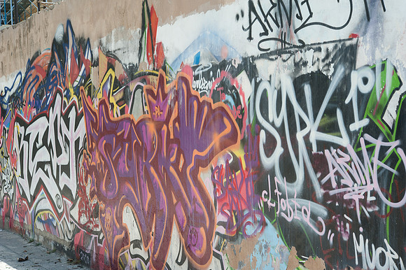 Graffiti near Piazza Bologni